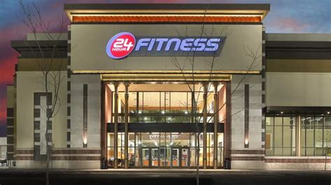 24 hour fitness features