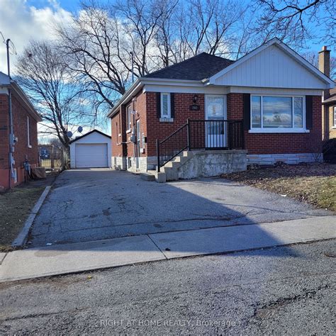 Living on Cadillac Avenue