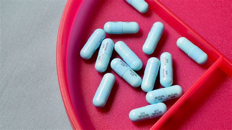 Doxycycline and food