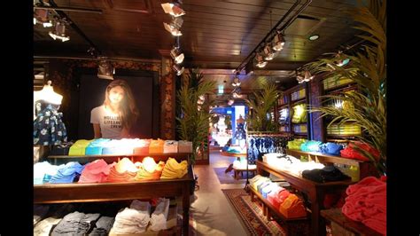 Hollister store experience