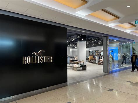 Hollister store locator