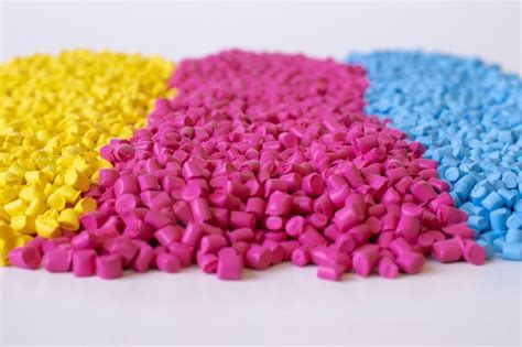 Iron sulfate in pigments and dyes