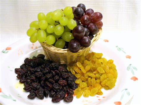 uses of raisins in cooking and baking
