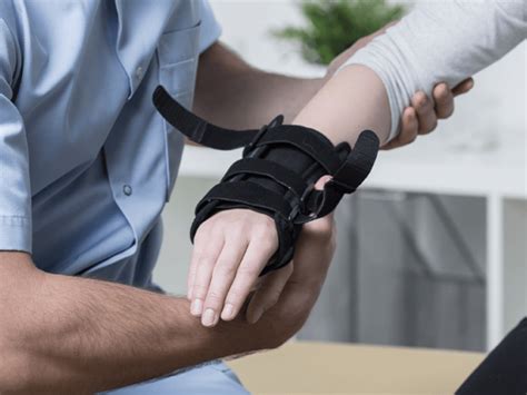 wrist fracture treatment